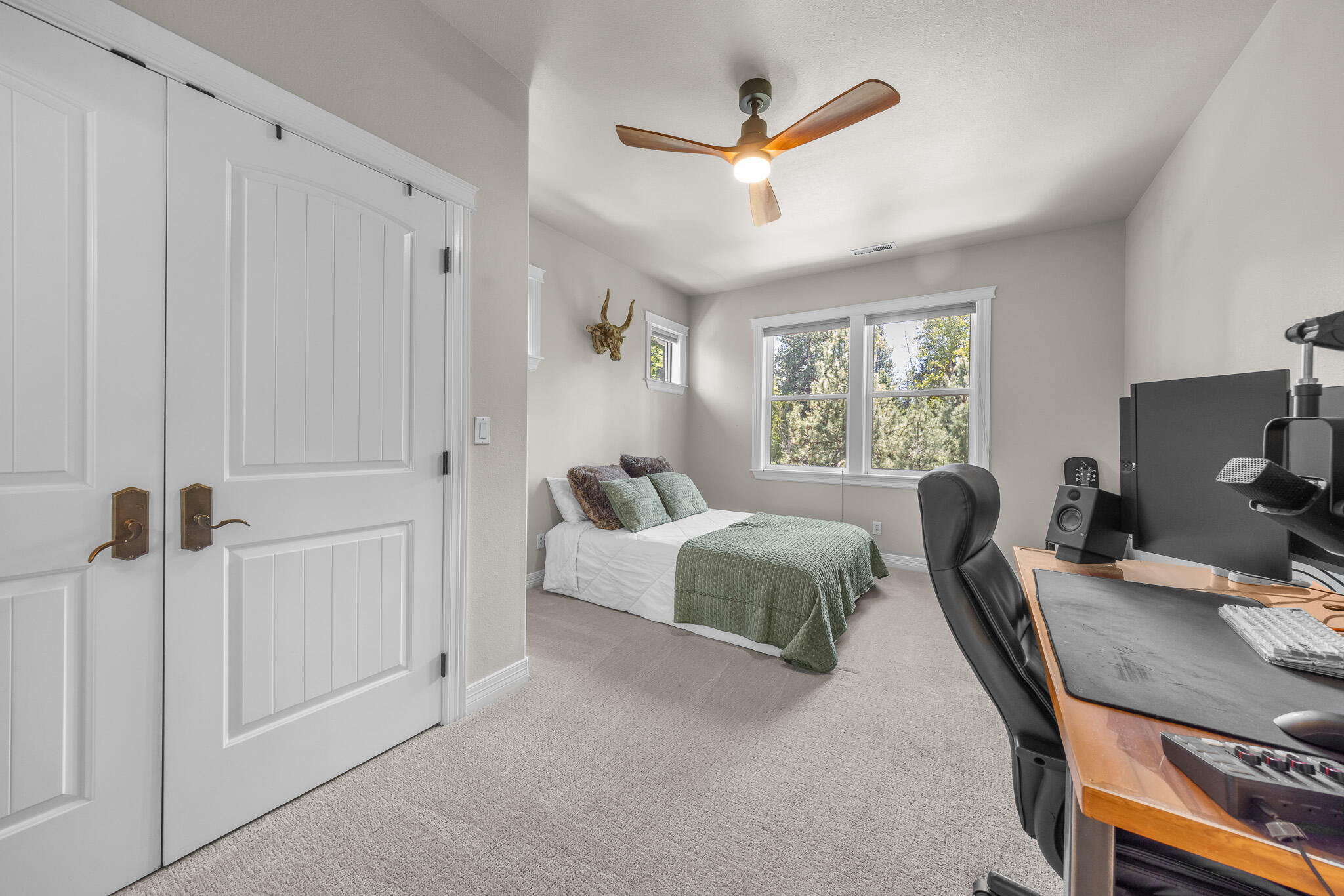 1041 E Timber Pine Drive