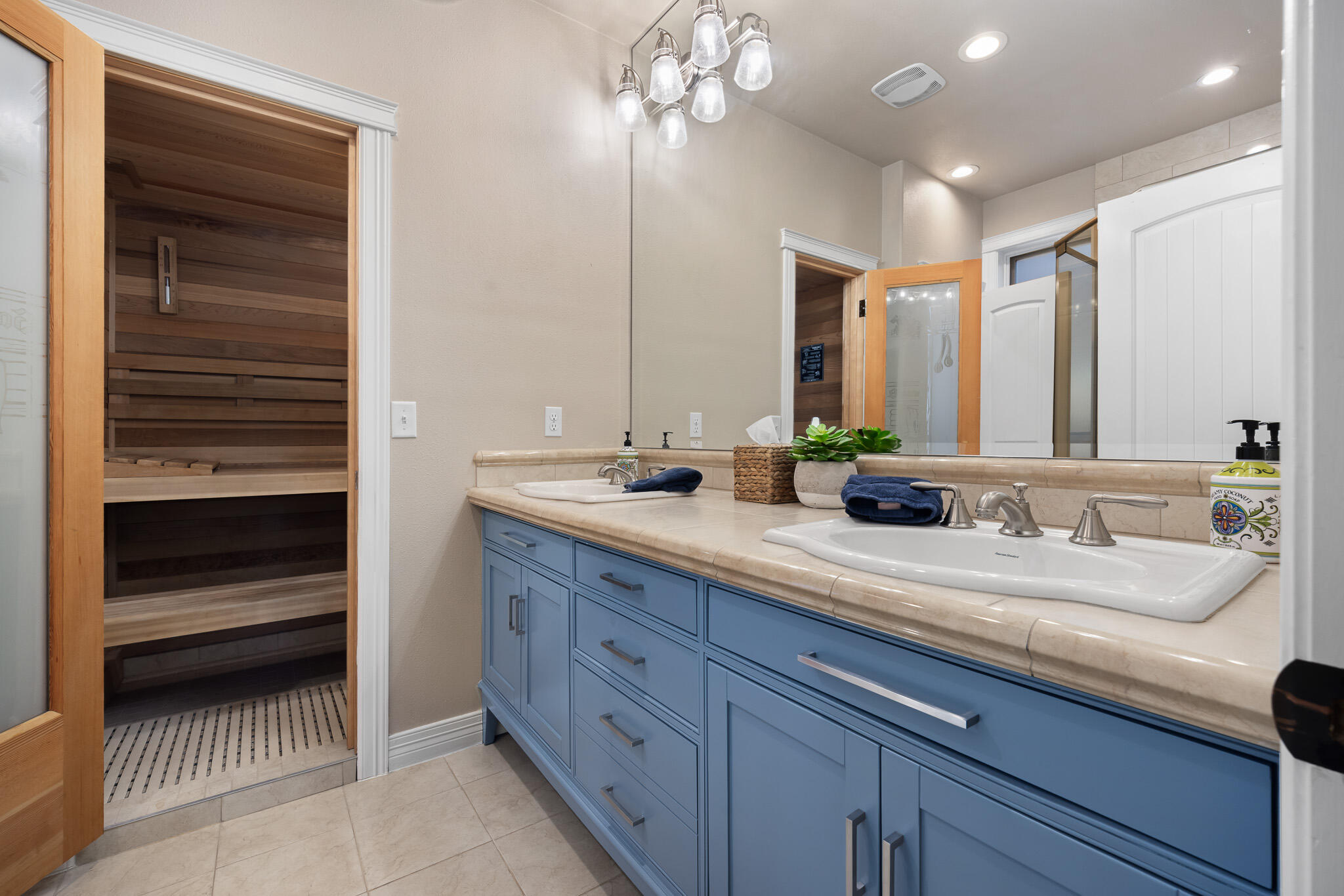 1041 E Timber Pine Drive