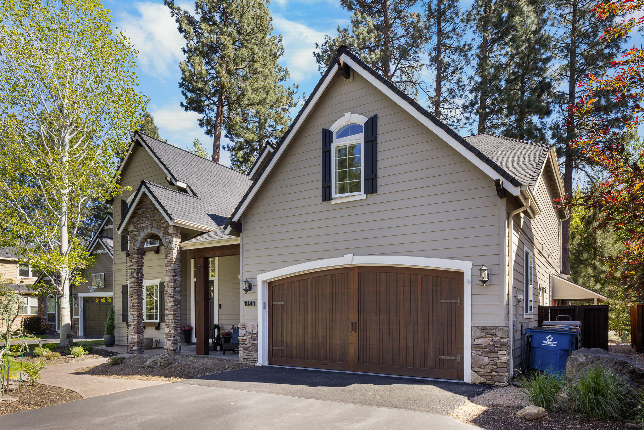 1041 E Timber Pine Drive