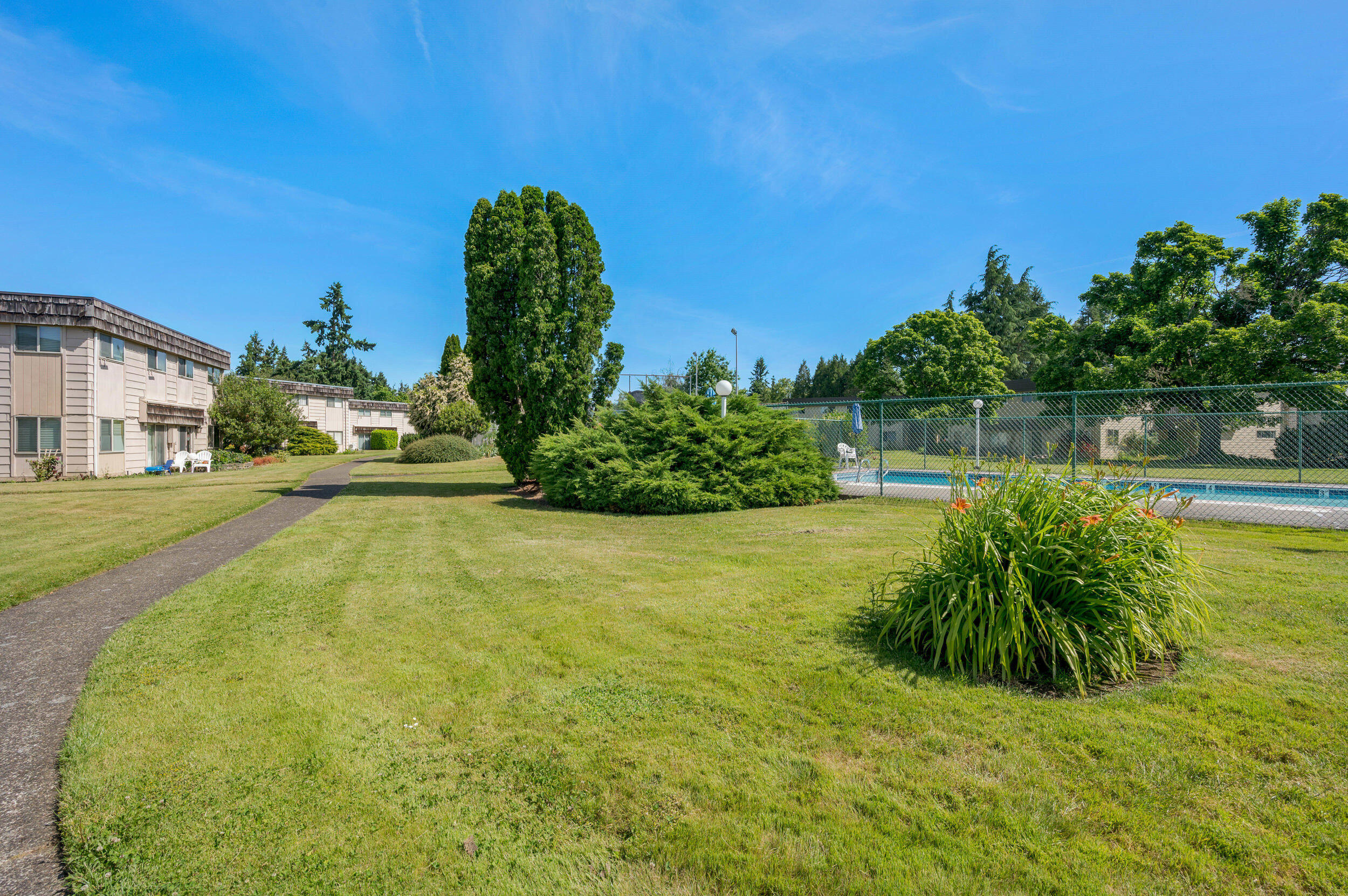 2727 Gateway Street, APT 18