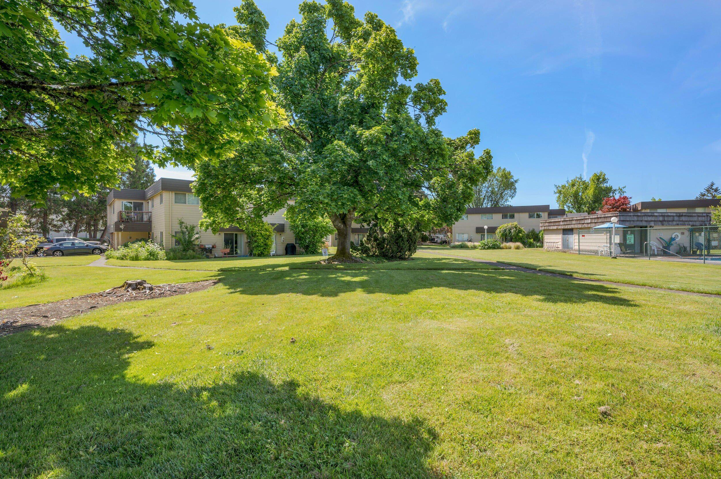 2727 Gateway Street, APT 18