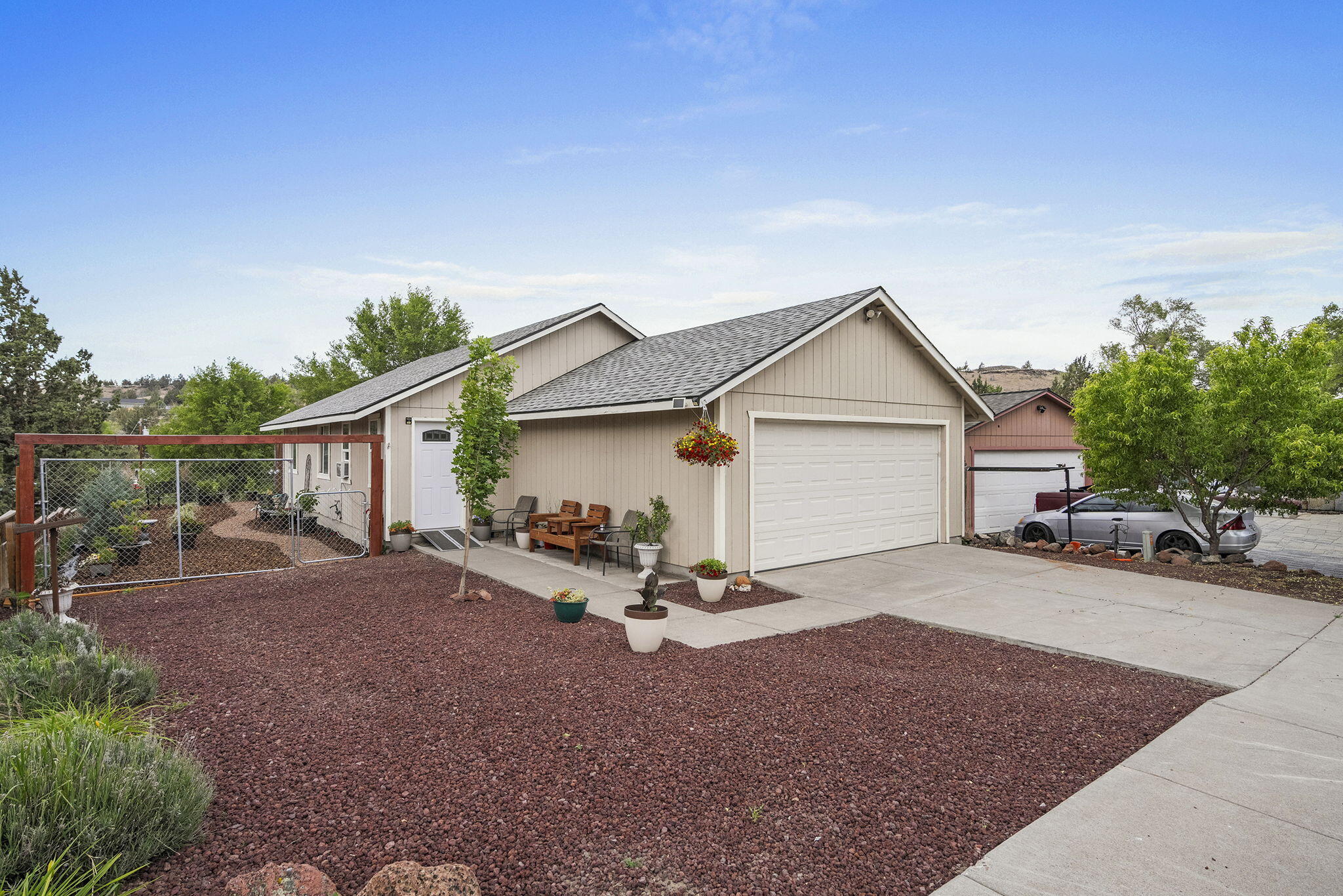 552 SW Lincoln Street