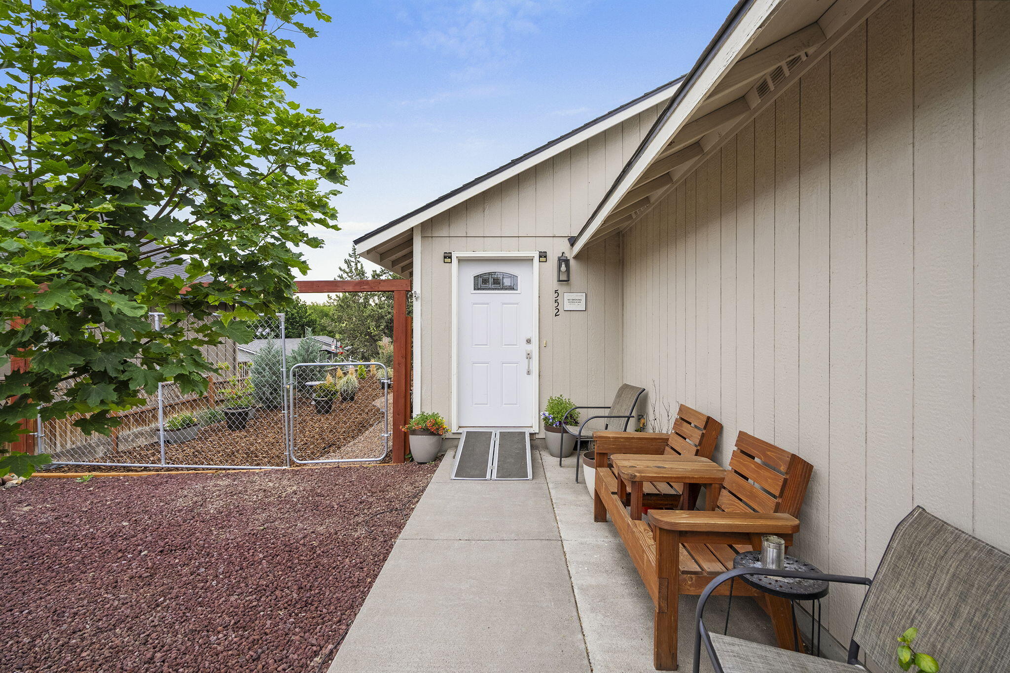 552 SW Lincoln Street
