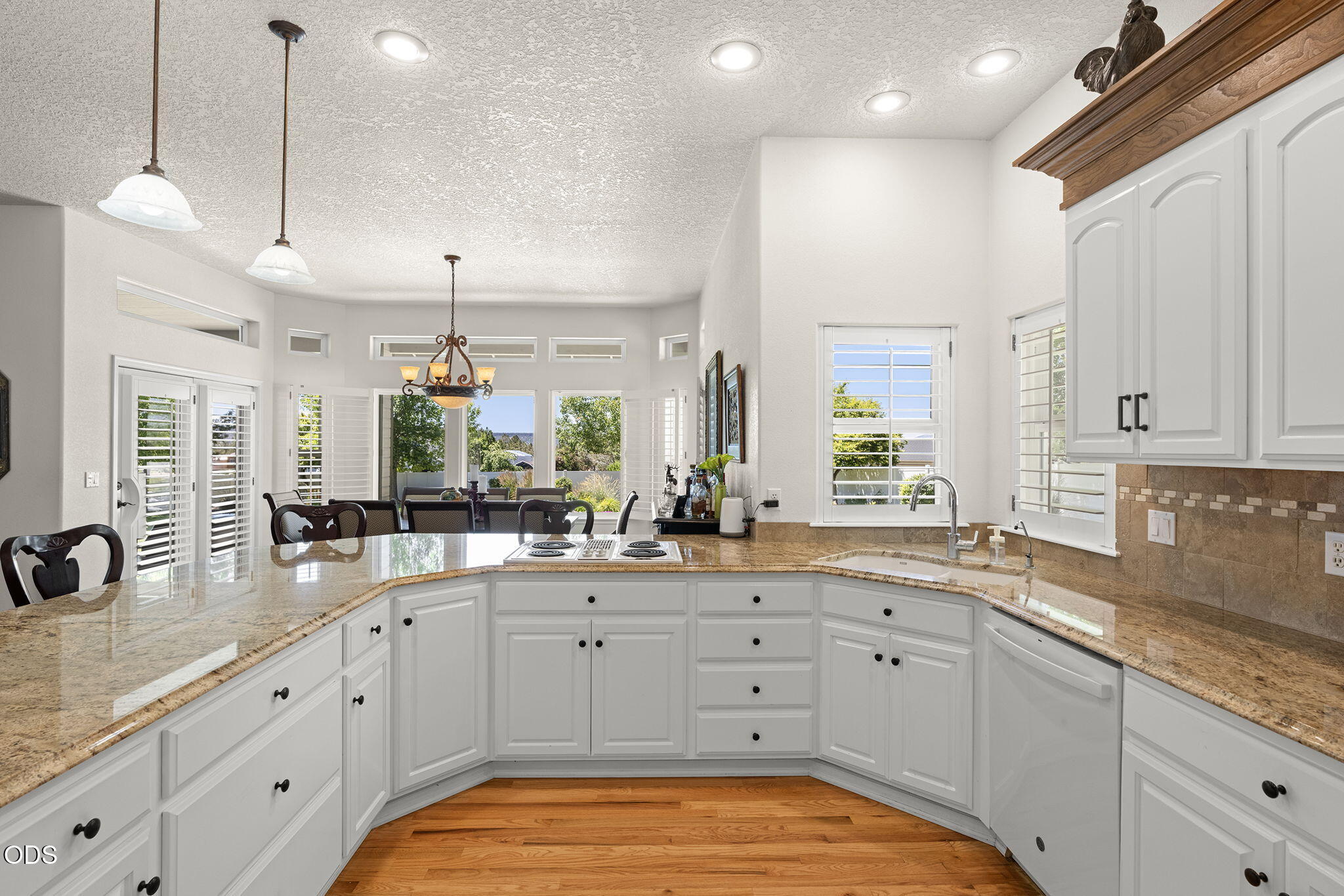 3091 NW West Hills Loop