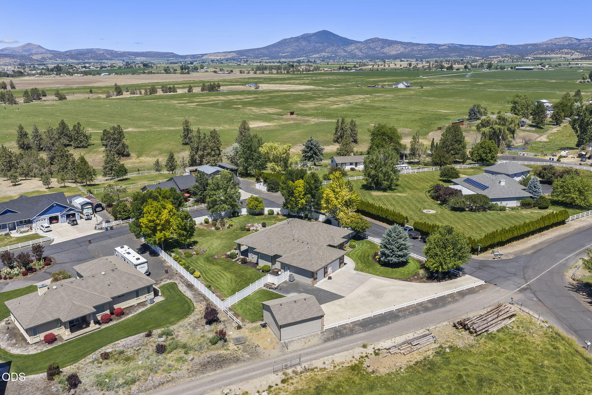 3091 NW West Hills Loop