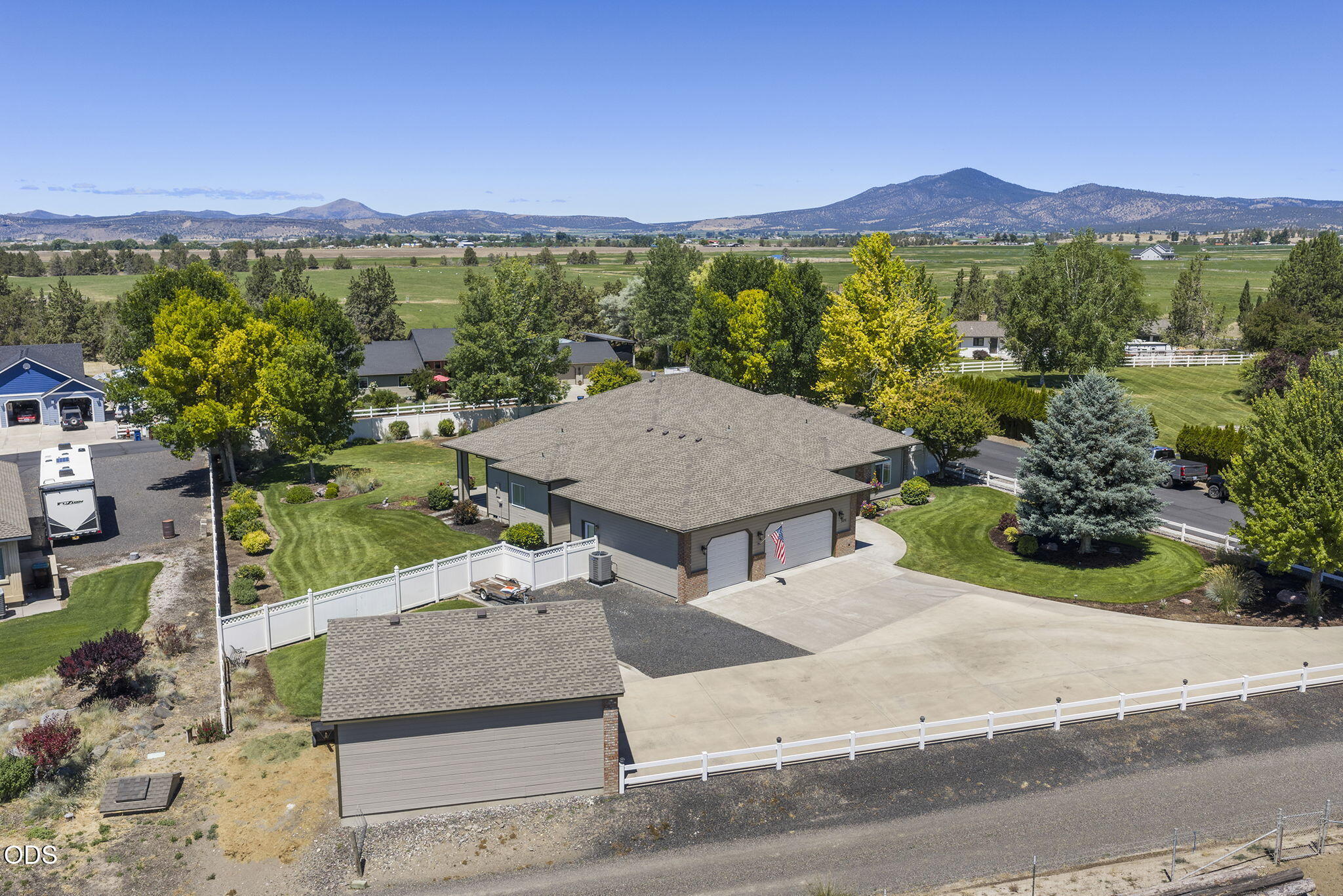 3091 NW West Hills Loop