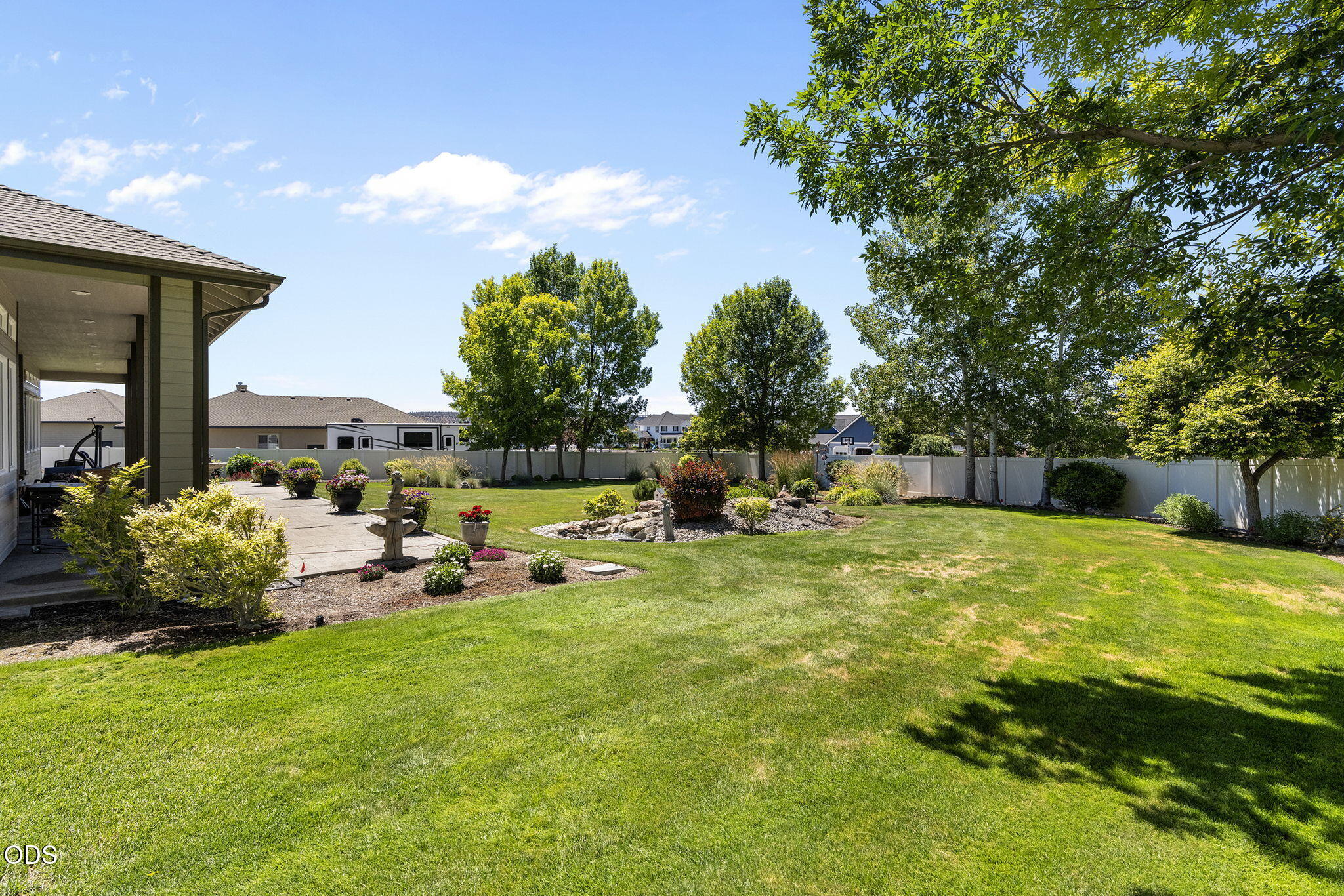 3091 NW West Hills Loop