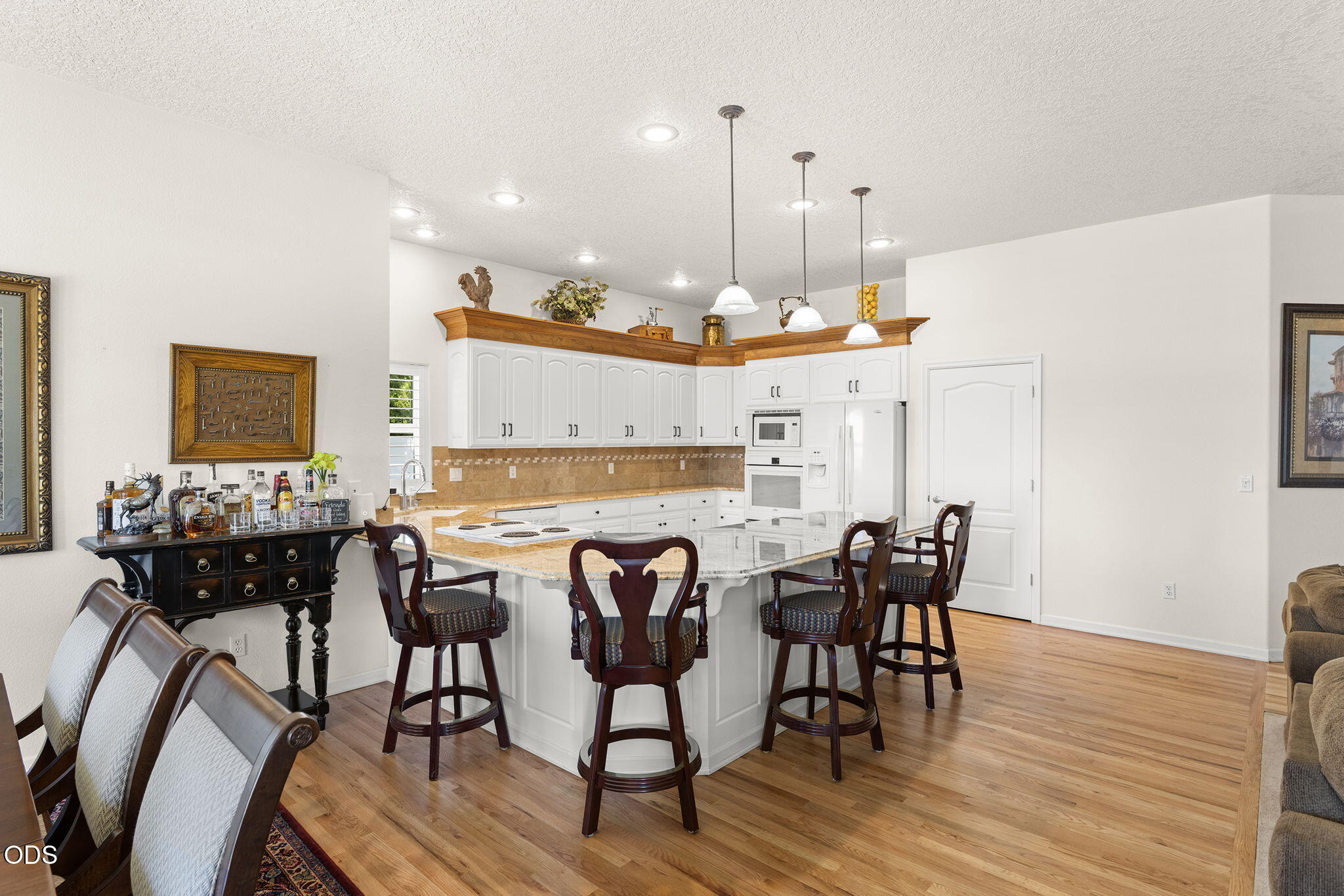 3091 NW West Hills Loop
