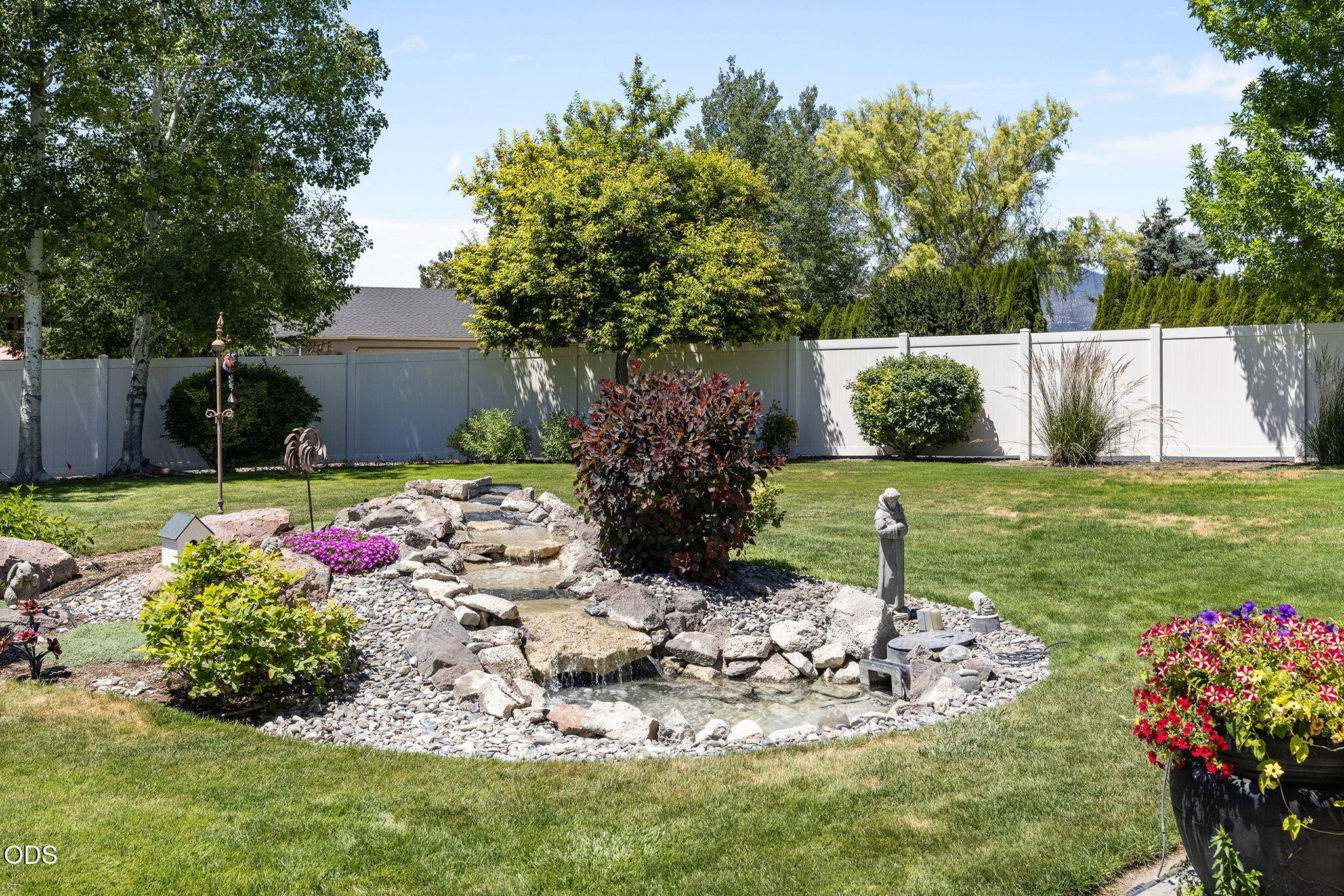 3091 NW West Hills Loop