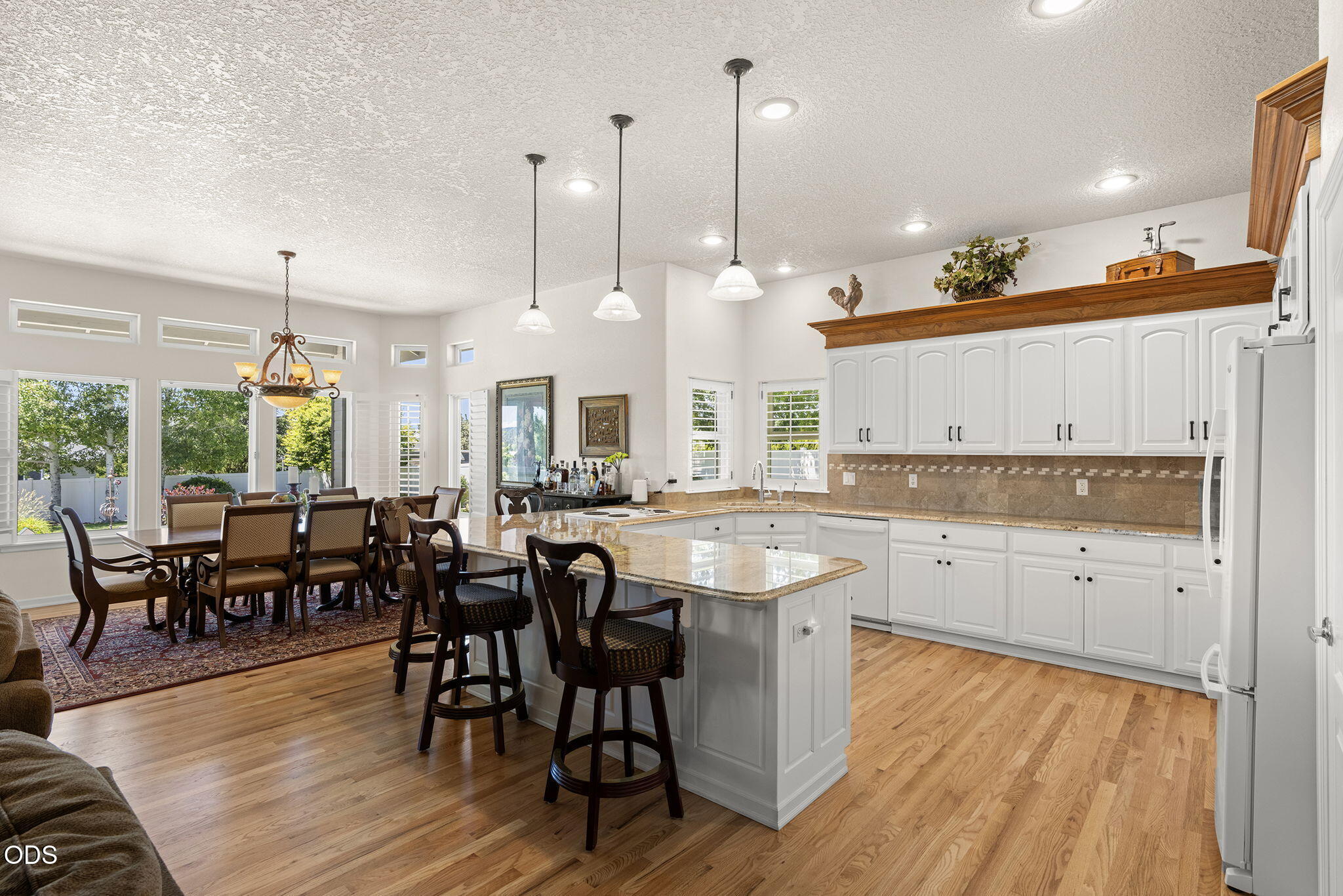 3091 NW West Hills Loop