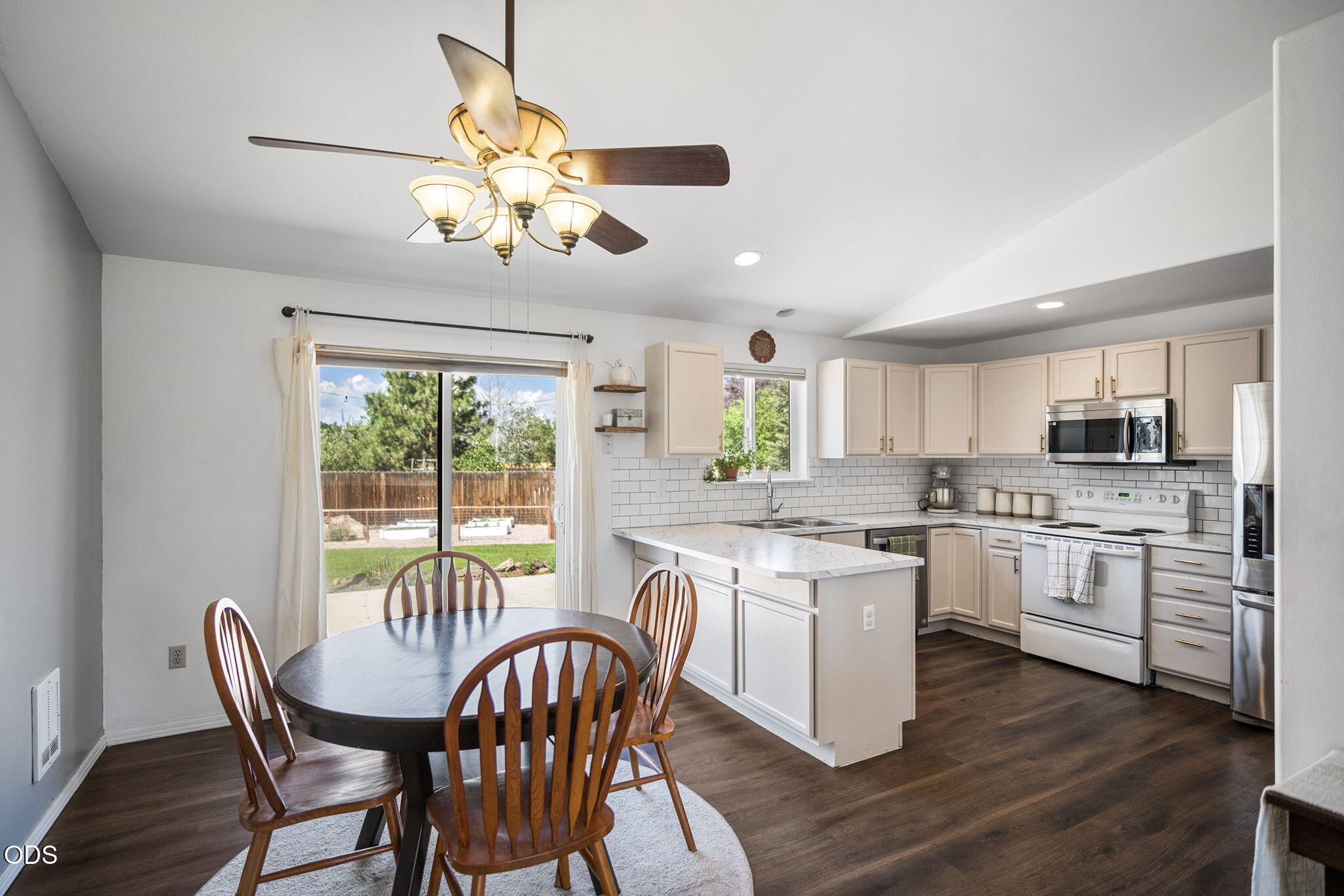 1215 SW 32nd Court