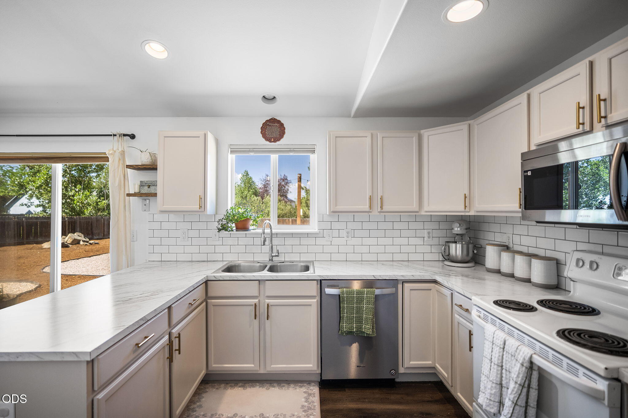 1215 SW 32nd Court