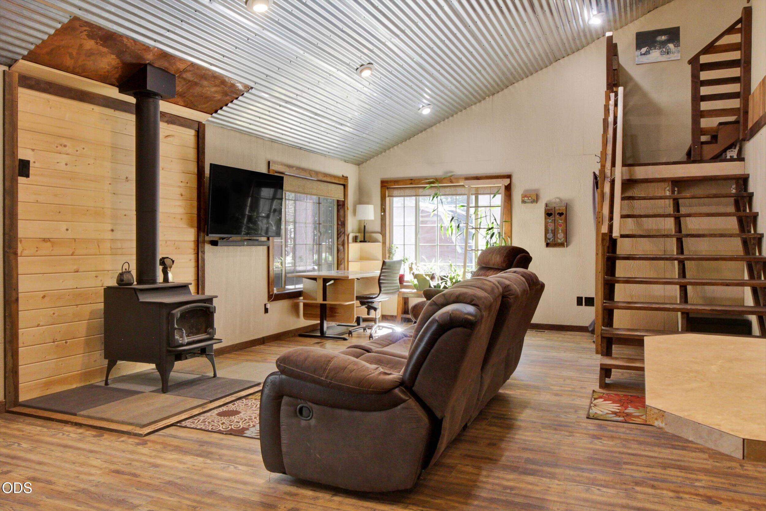 15408 Ponderosa Loop