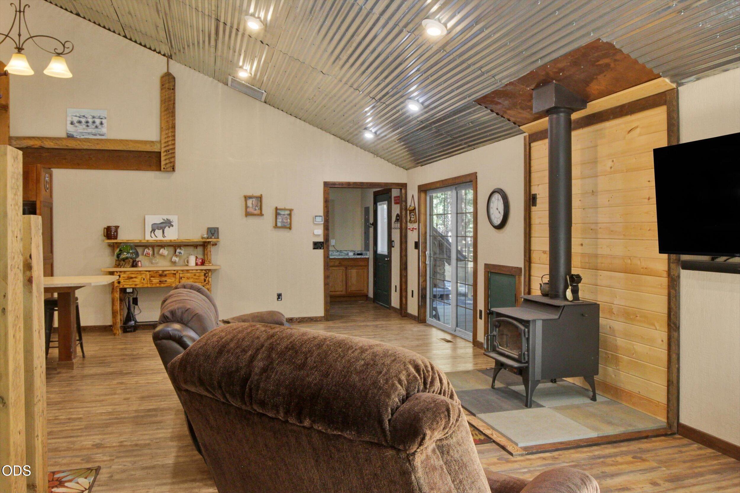 15408 Ponderosa Loop