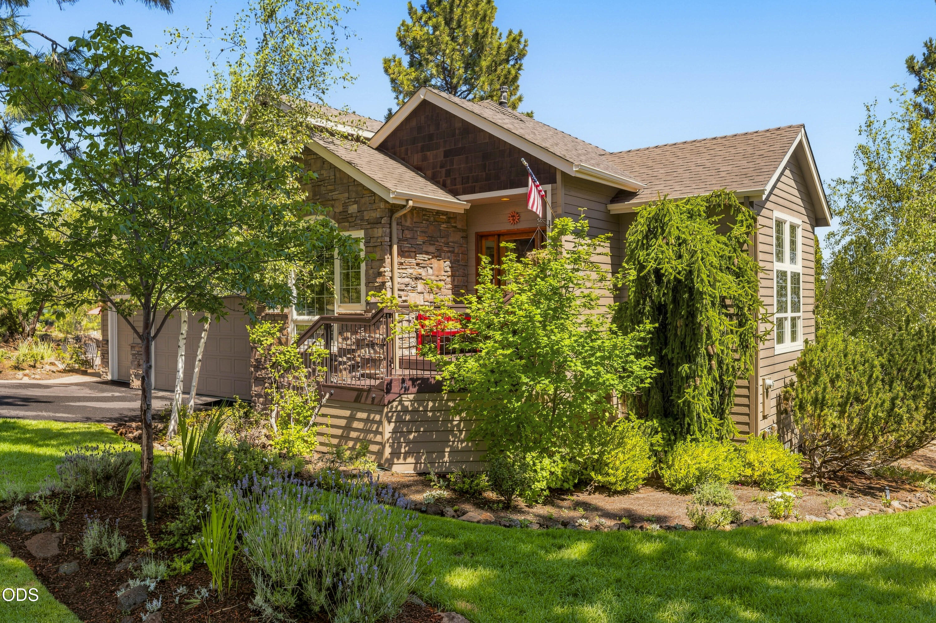 1158 NW Redfield Circle