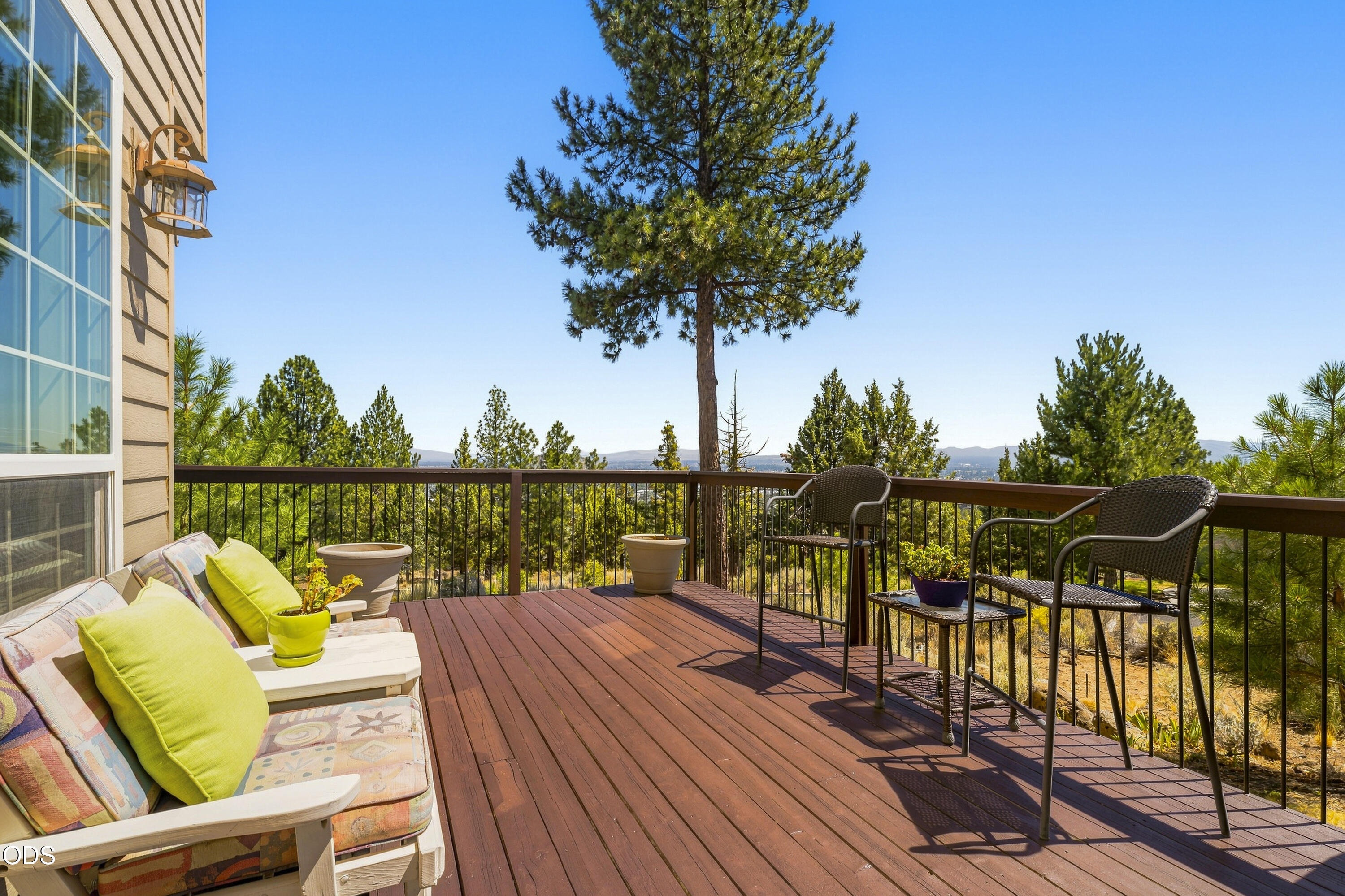 1158 NW Redfield Circle