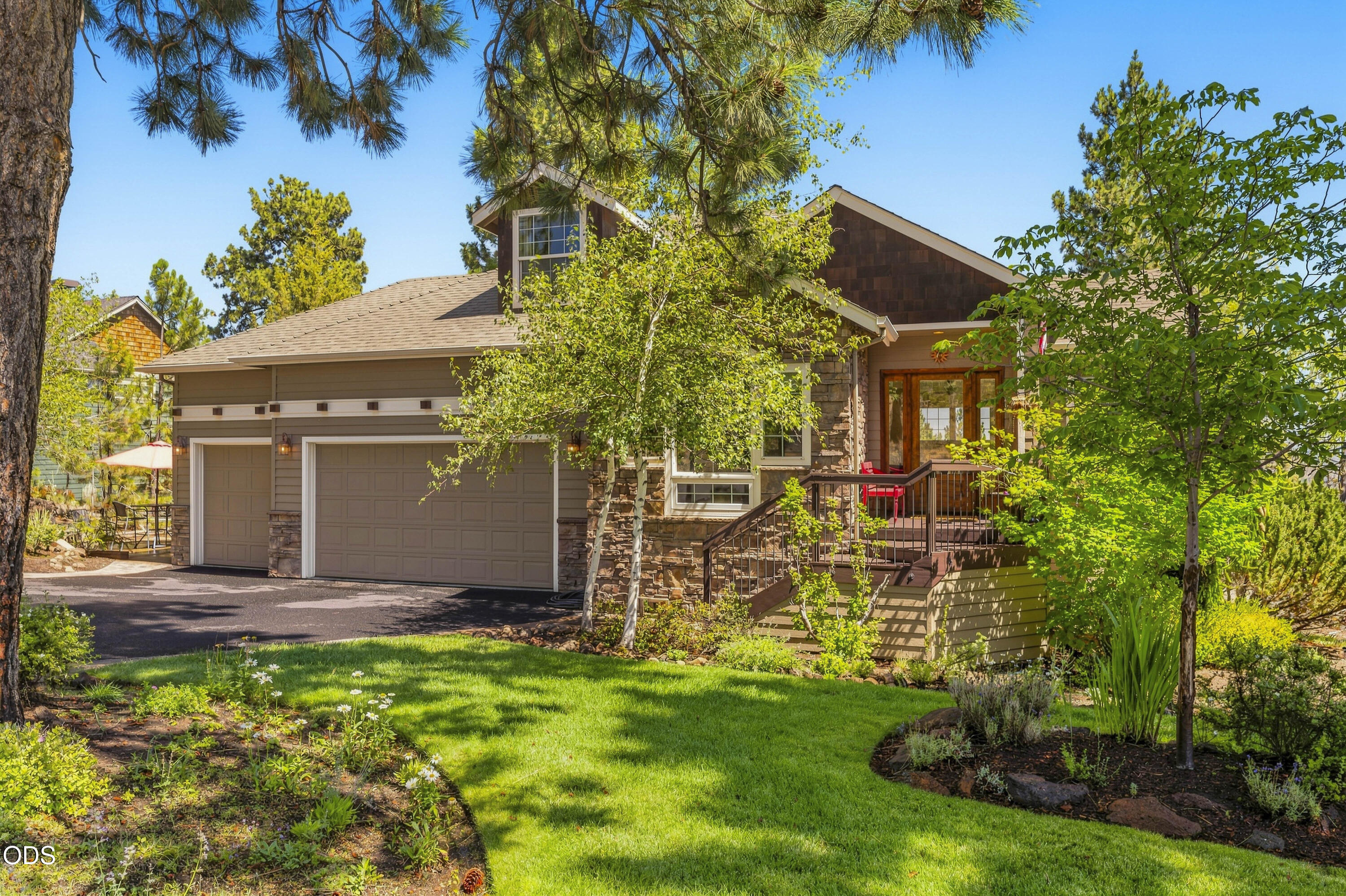 1158 NW Redfield Circle
