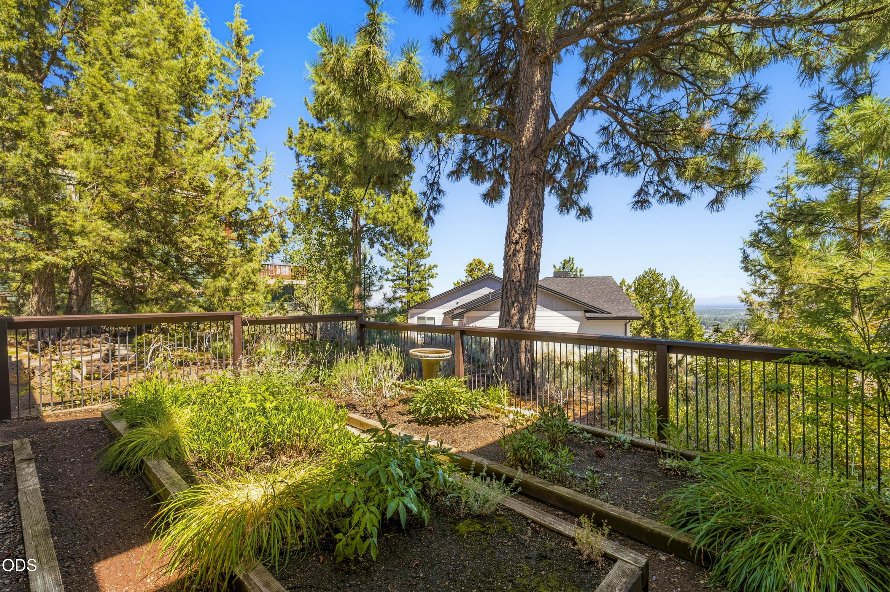 1158 NW Redfield Circle