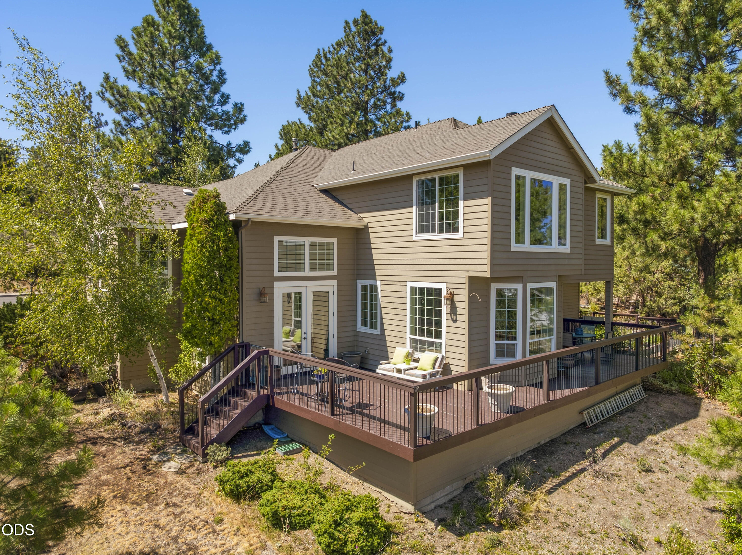 1158 NW Redfield Circle