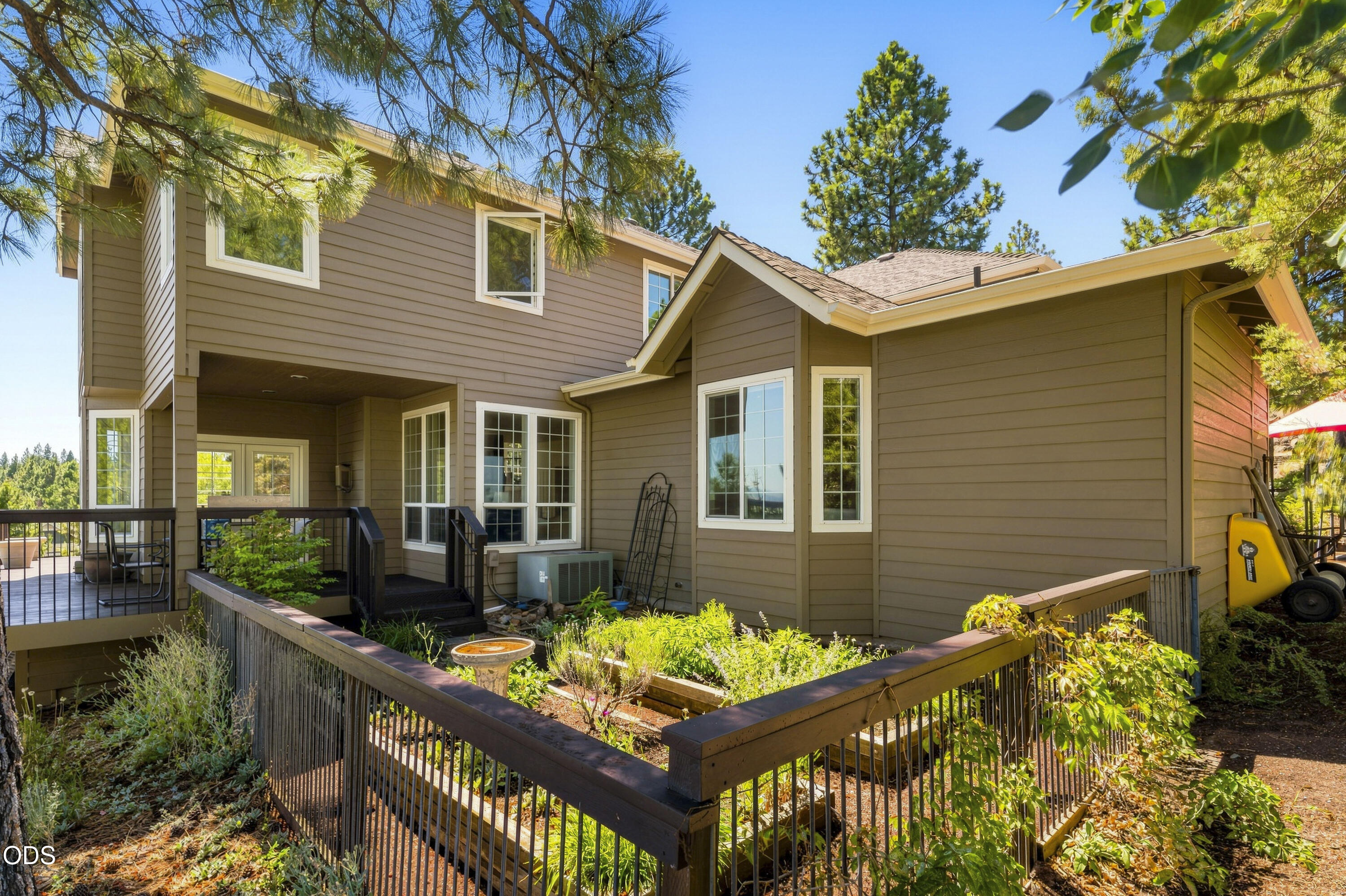 1158 NW Redfield Circle