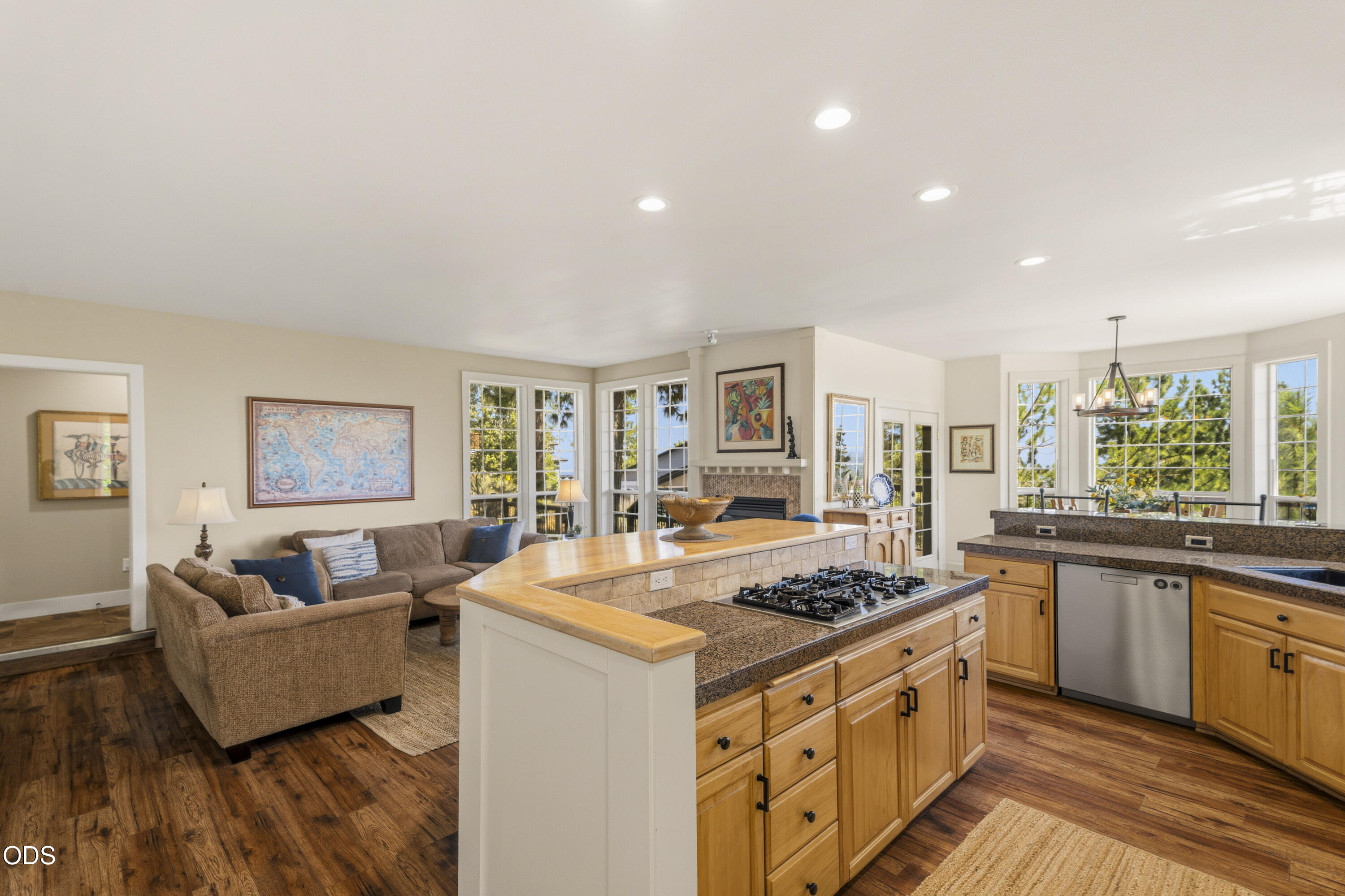 1158 NW Redfield Circle