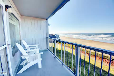 701 NW Coast Street, 207