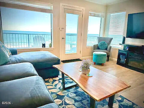 701 NW Coast Street, 207