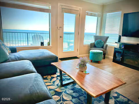 701 NW Coast Street, 207