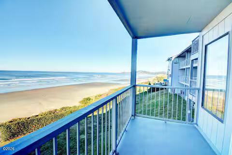 701 NW Coast Street, 207