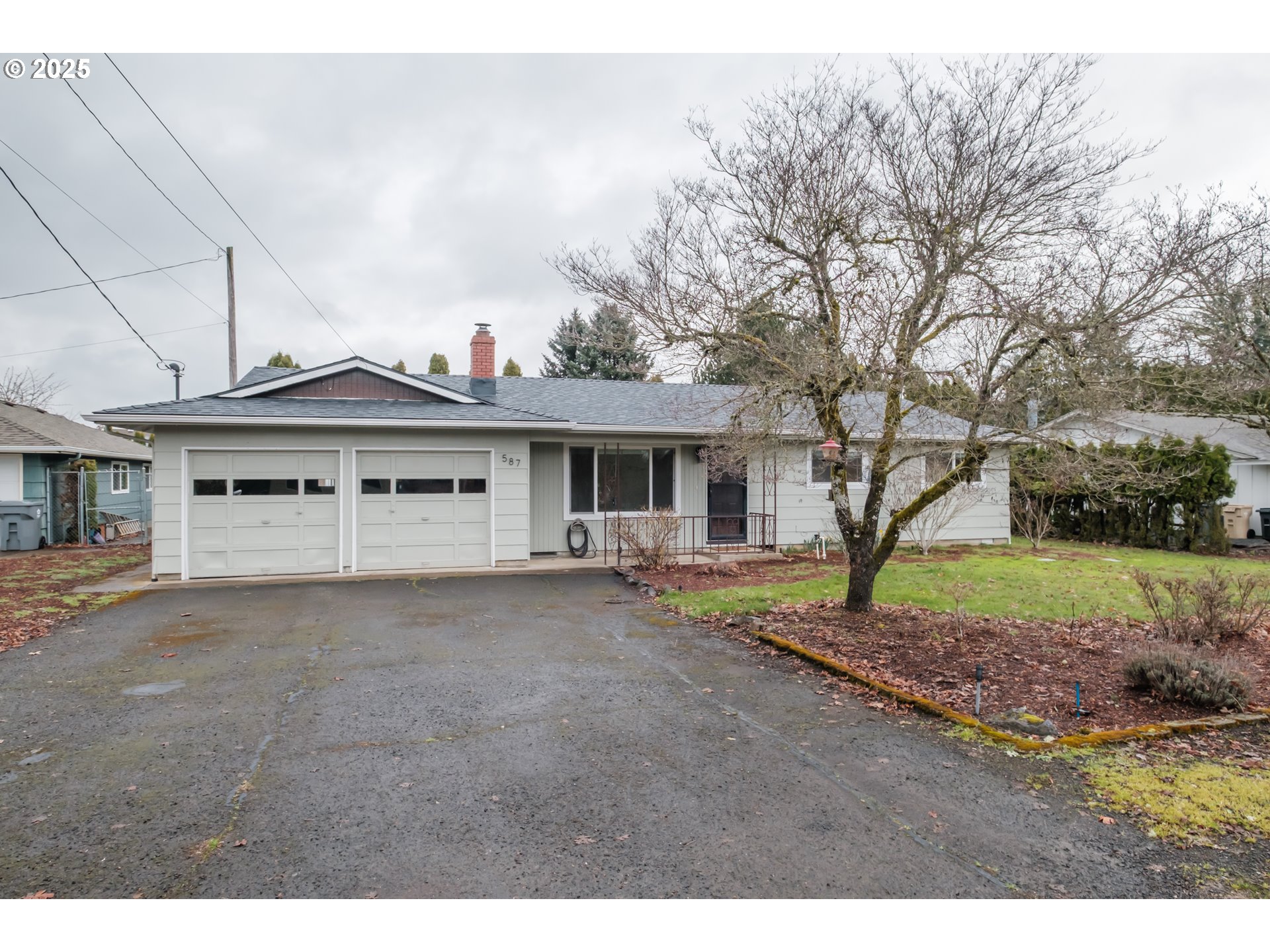 587 SW RIVER DR