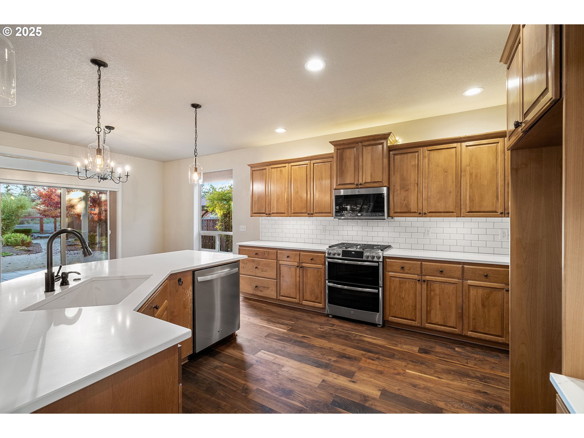 647 NW 28TH ST