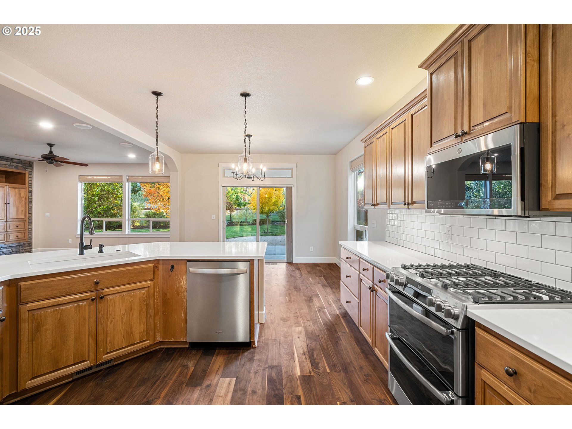 647 NW 28TH ST