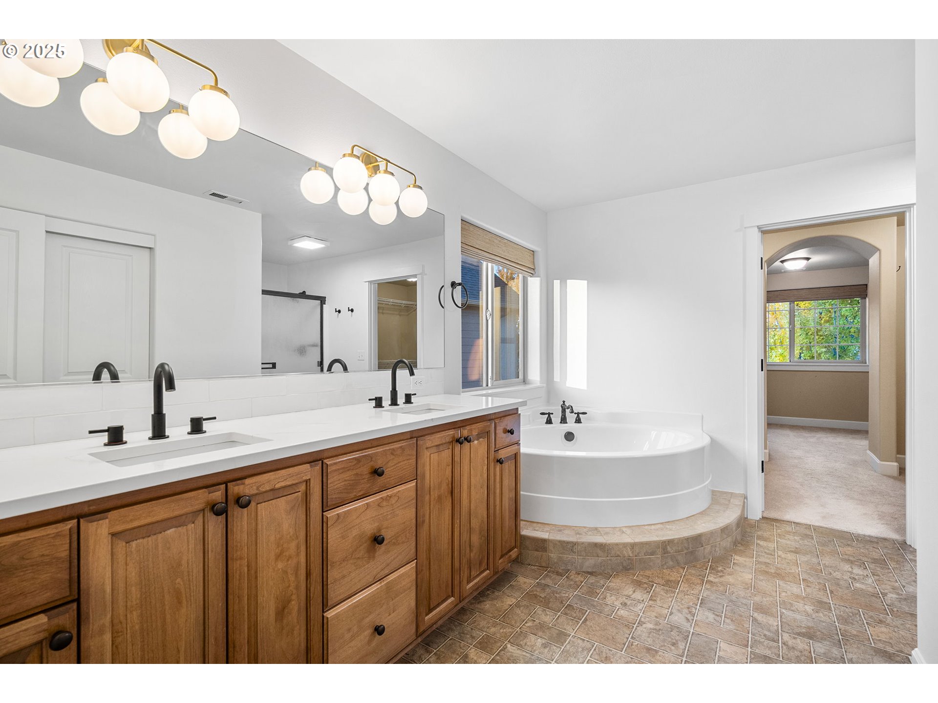 647 NW 28TH ST