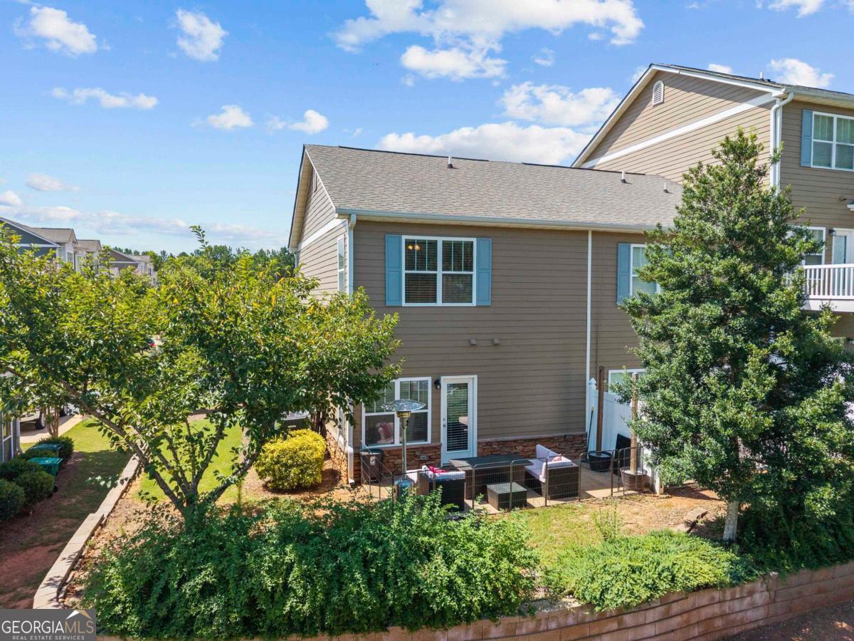 1091 Redbud Street