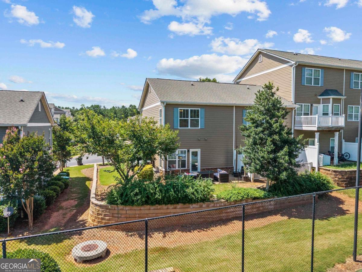 1091 Redbud Street