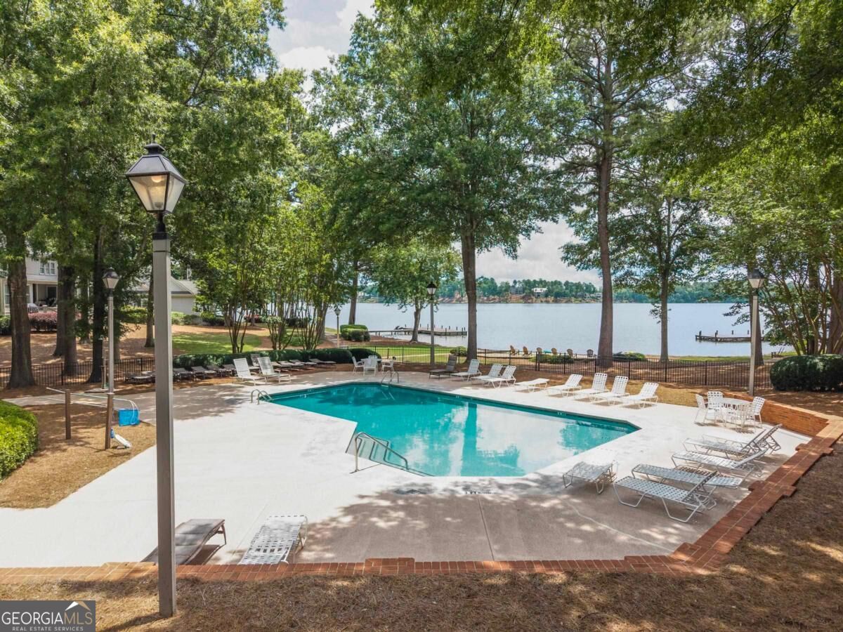 112 Seven Oaks Way