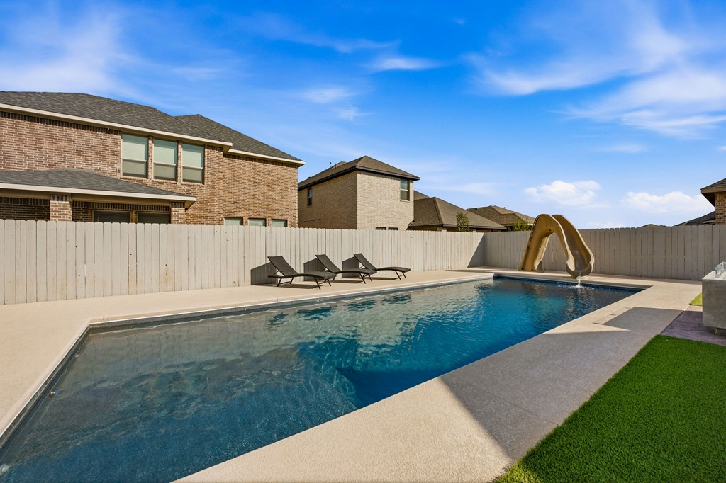 6 San Saba Drive