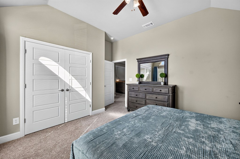 6 San Saba Drive
