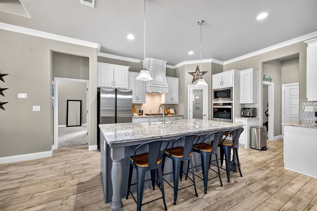 6 San Saba Drive