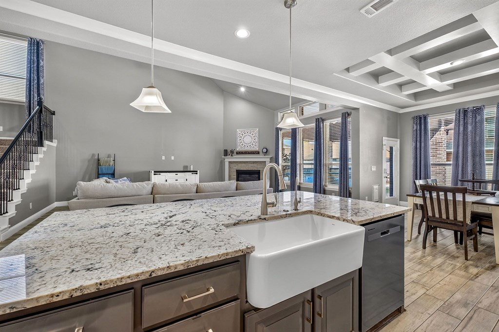 6 San Saba Drive