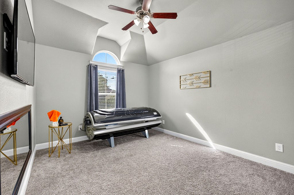 6 San Saba Drive