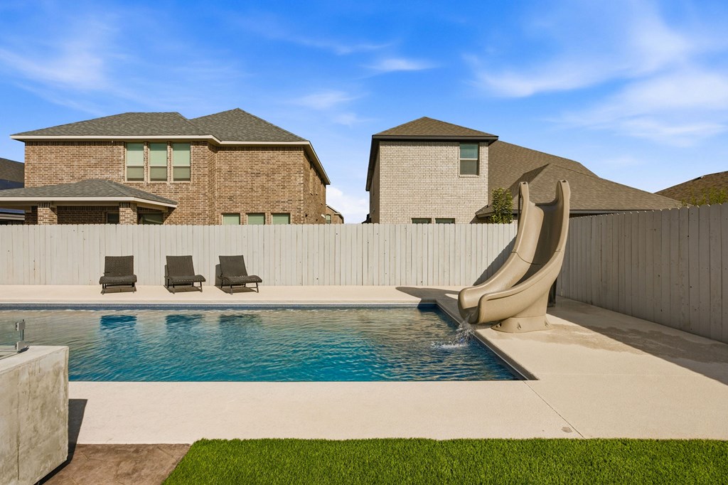 6 San Saba Drive