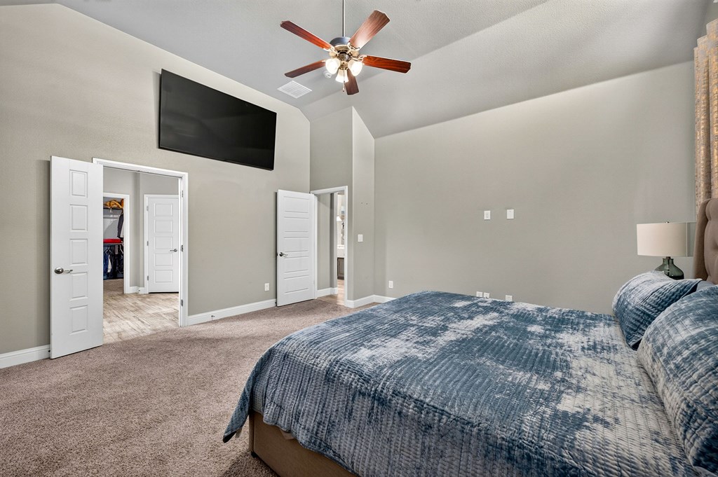 6 San Saba Drive