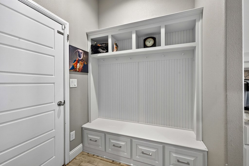 6 San Saba Drive