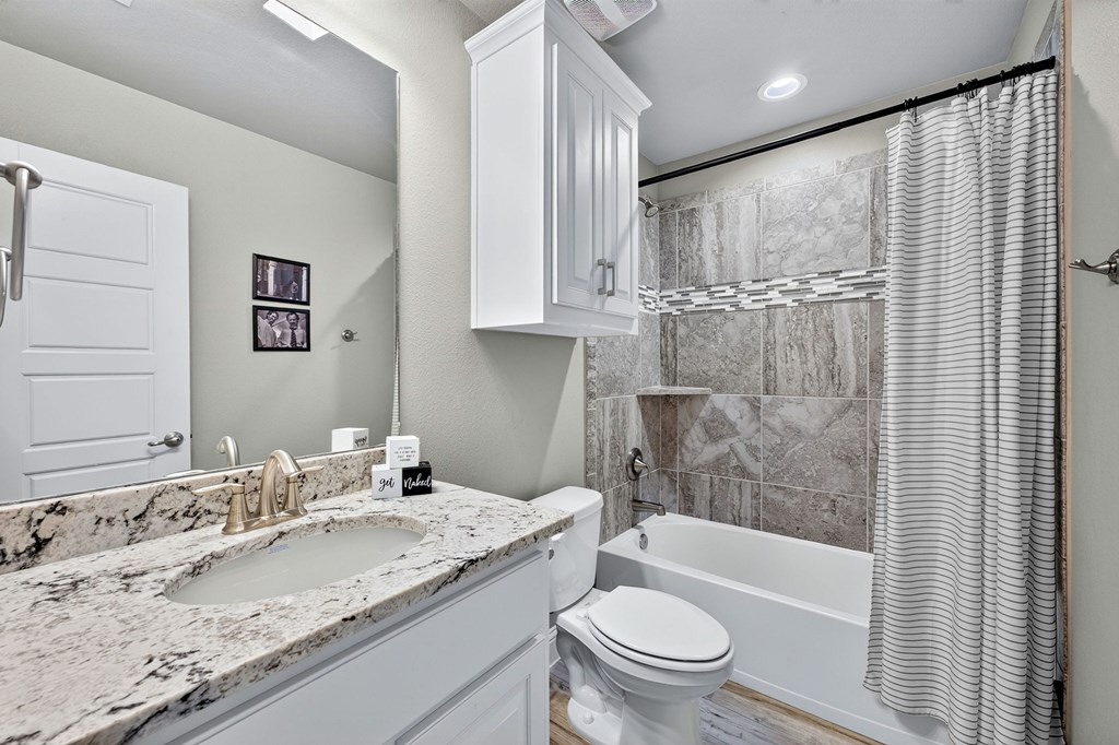 6 San Saba Drive