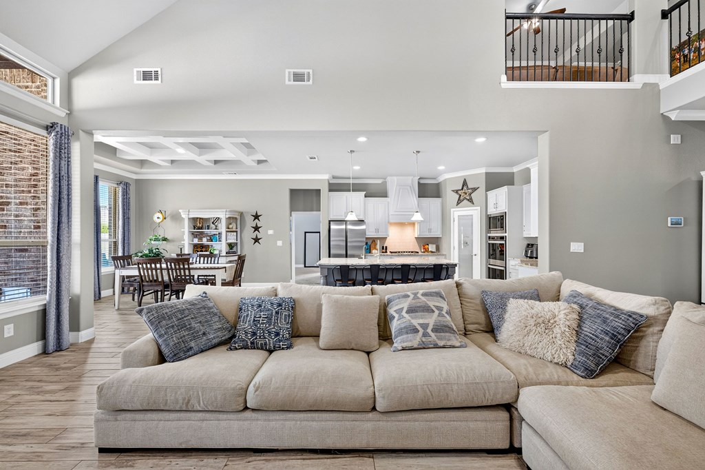 6 San Saba Drive