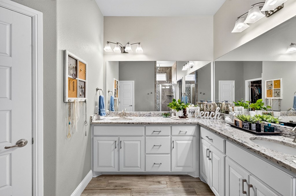 6 San Saba Drive