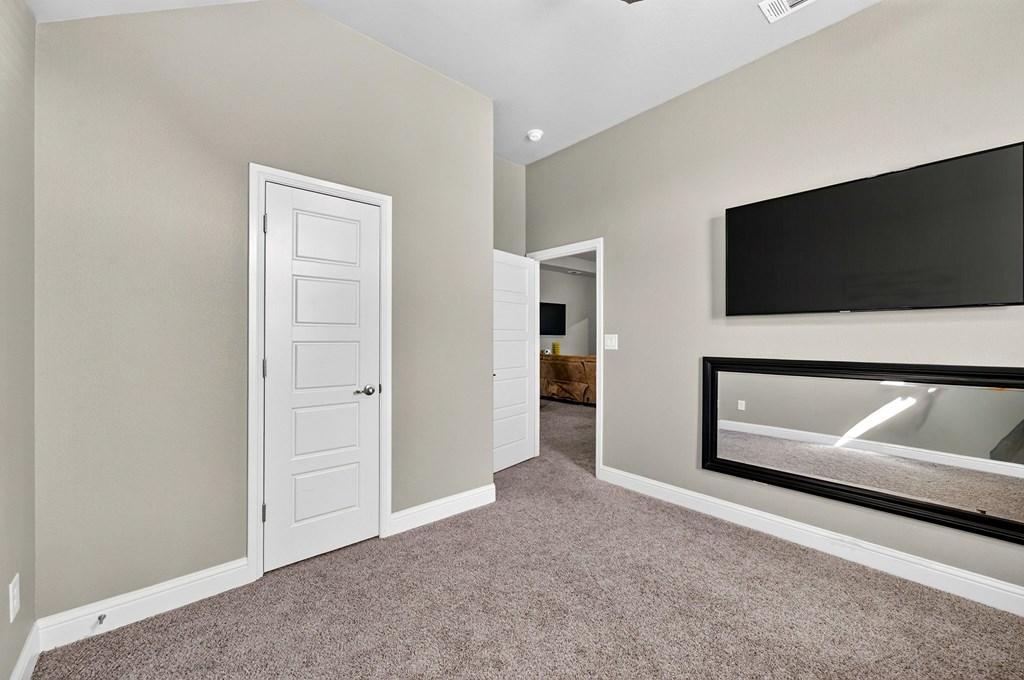 6 San Saba Drive