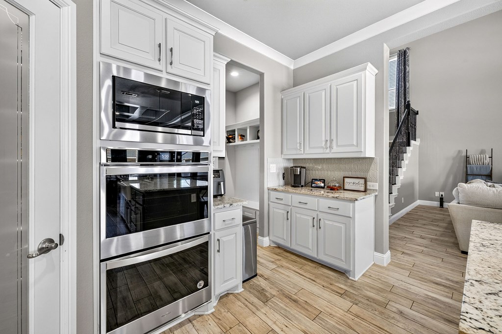 6 San Saba Drive