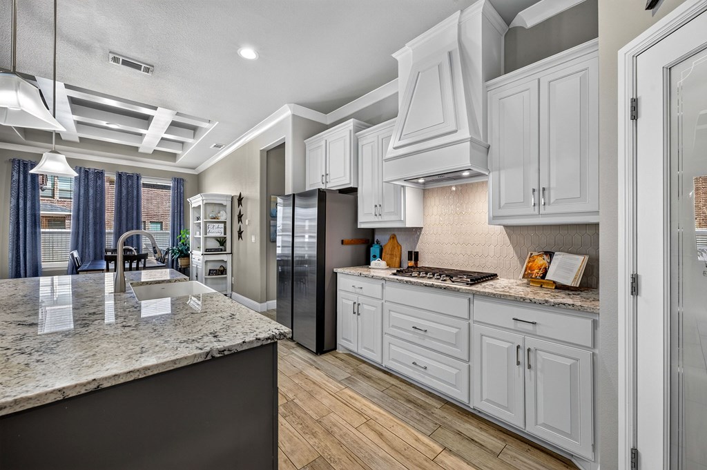 6 San Saba Drive